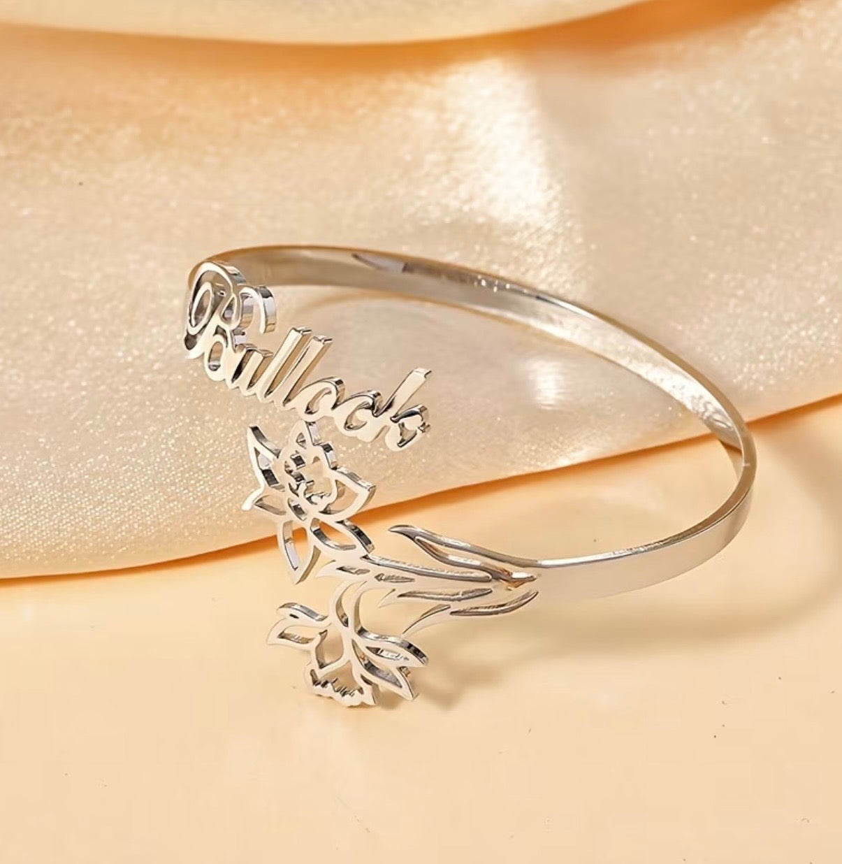 Memora Birthflower Bracelet